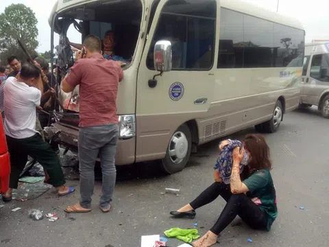 Quảng Ninh: Giải cứu người phụ nữ mắc kẹt sau vụ tai nạn xe khách